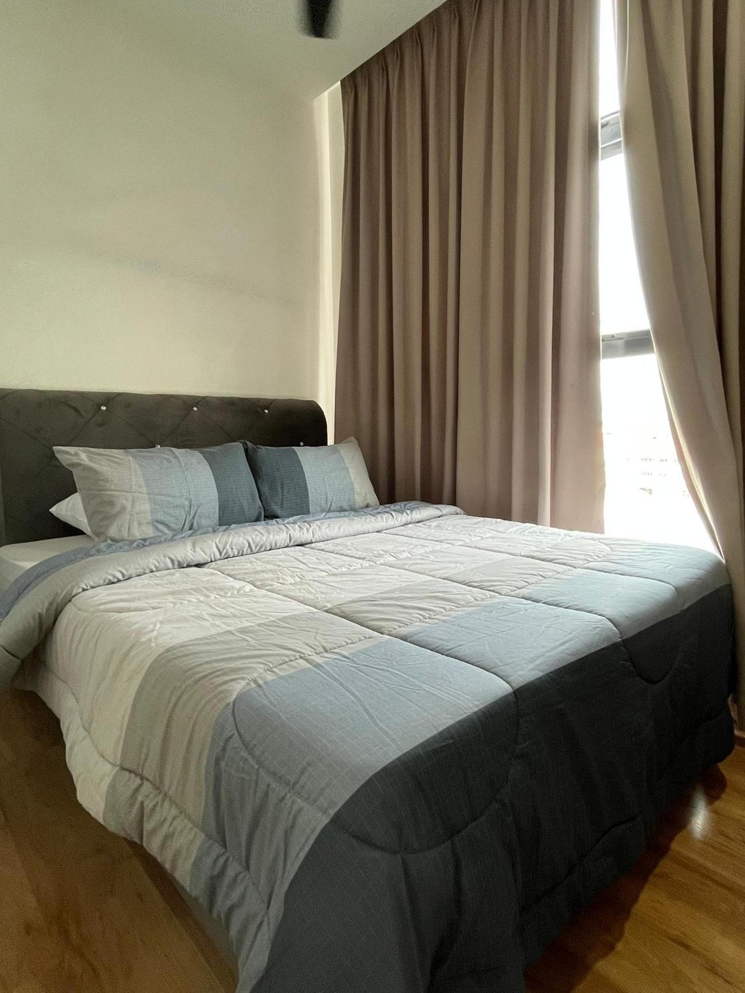 Roxy Apartment Kuching Exterior foto