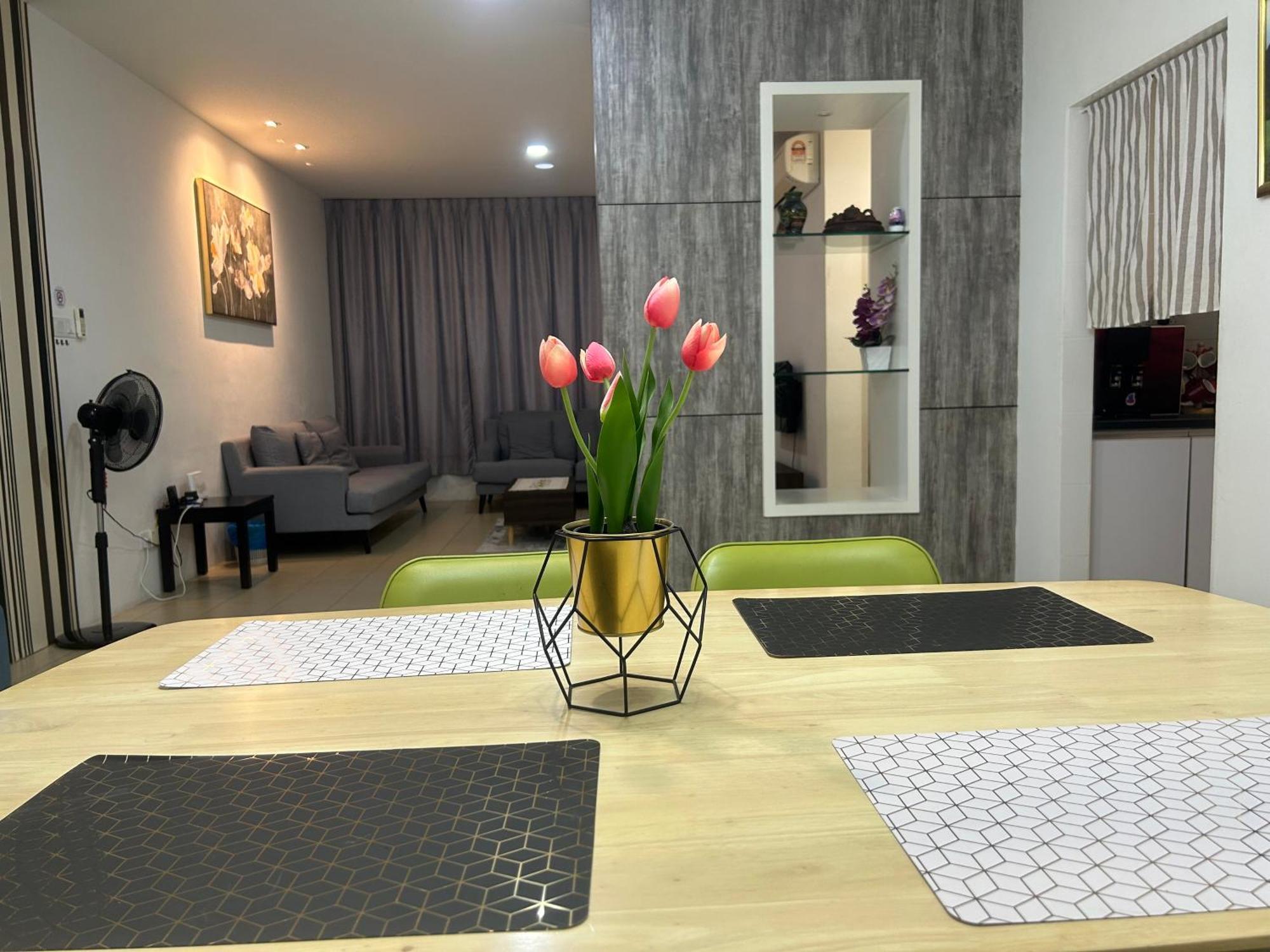 Roxy Apartment Kuching Exterior foto